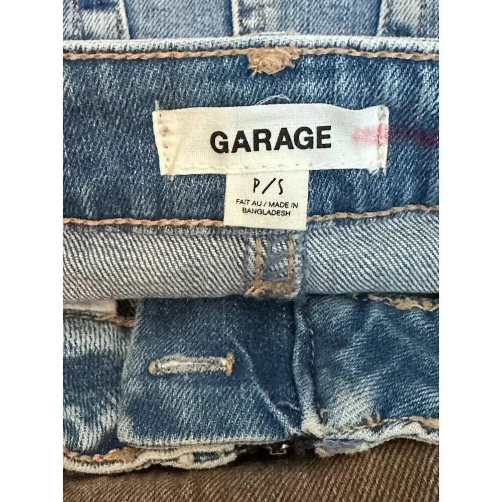 Garage Blue Medium Wash Distressed Zip Front Mini Skirt Size Small - Picture 3 of 5